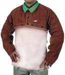 Ogrinjalo z rokavi: zaradi odprtega hrbtišča bolj udobno v vročini Ogrinjalo z rokavi: zaradi odprtega hrbtišča bolj udobno v vročini